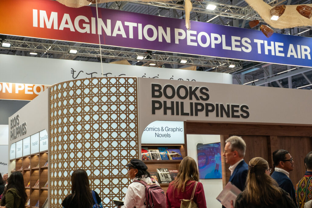 Messestand "Books Philippines" zeigt u. a. Comics und Graphic Novels.